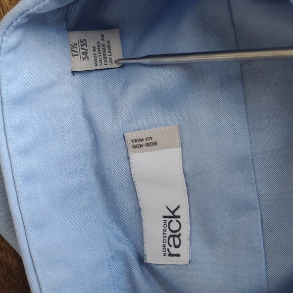 Nordstrom Rack, Trim Fit, Non-Iron, BLUE dress shirt. NEW! - Picture 3 of 3